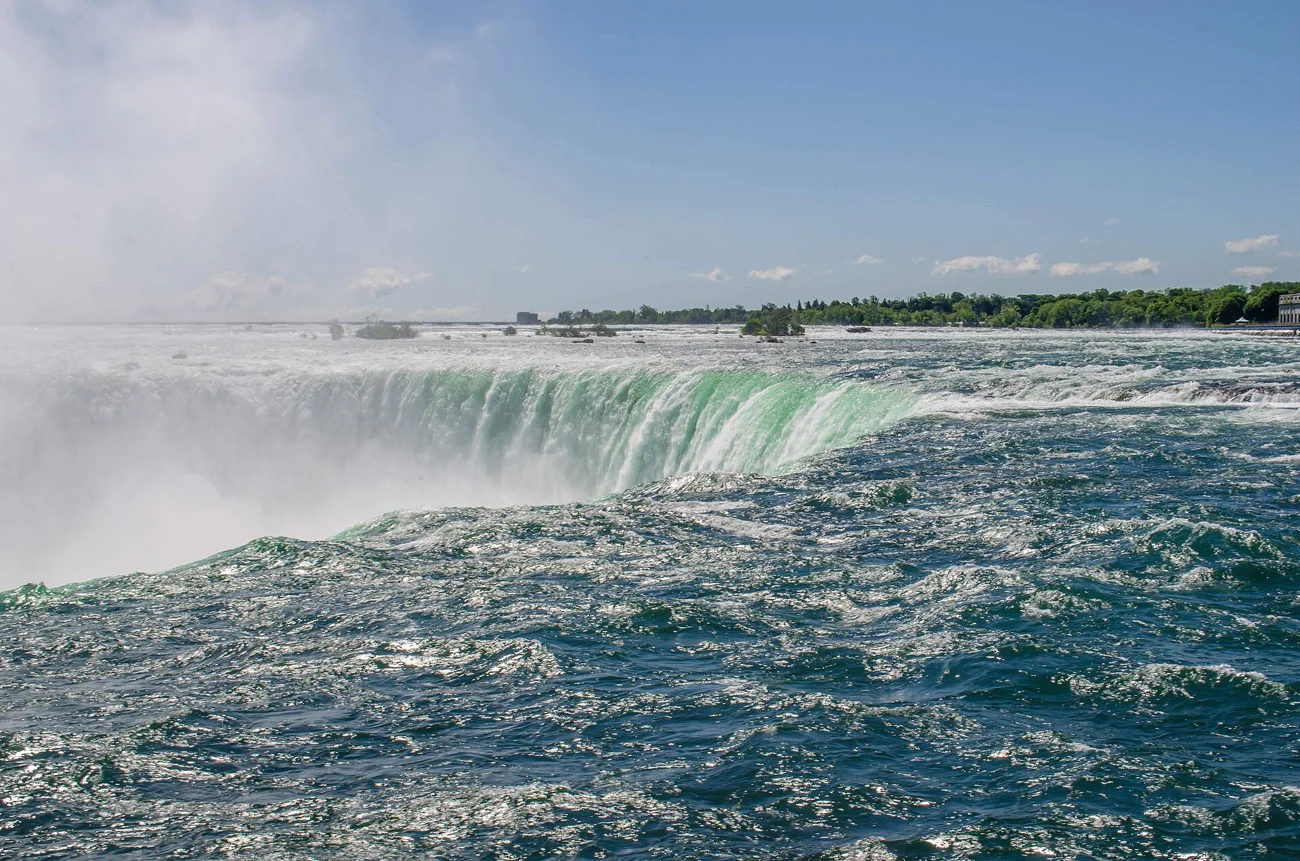 The Niagara day from Pickering Village